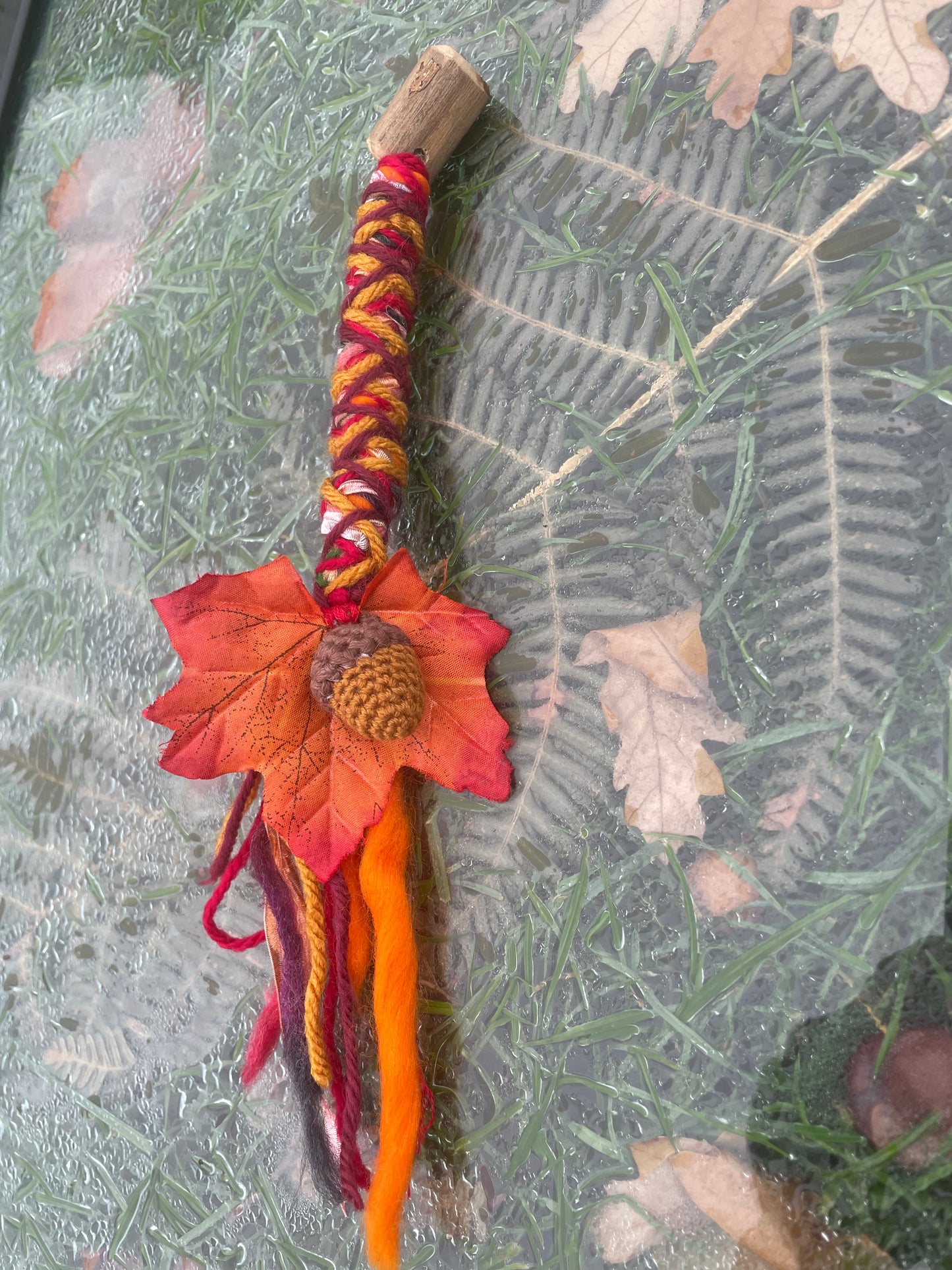 Cosy Leaf Acorn Bead