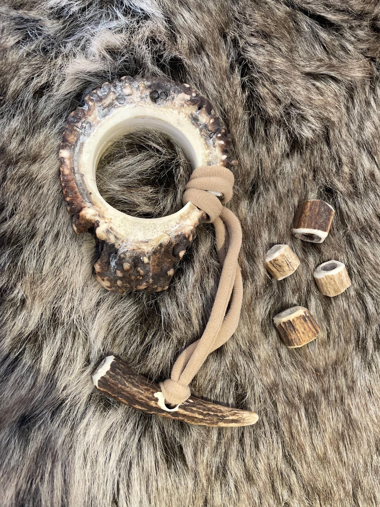 Antler Tip & Burr Toggle Tie Hair Elastic