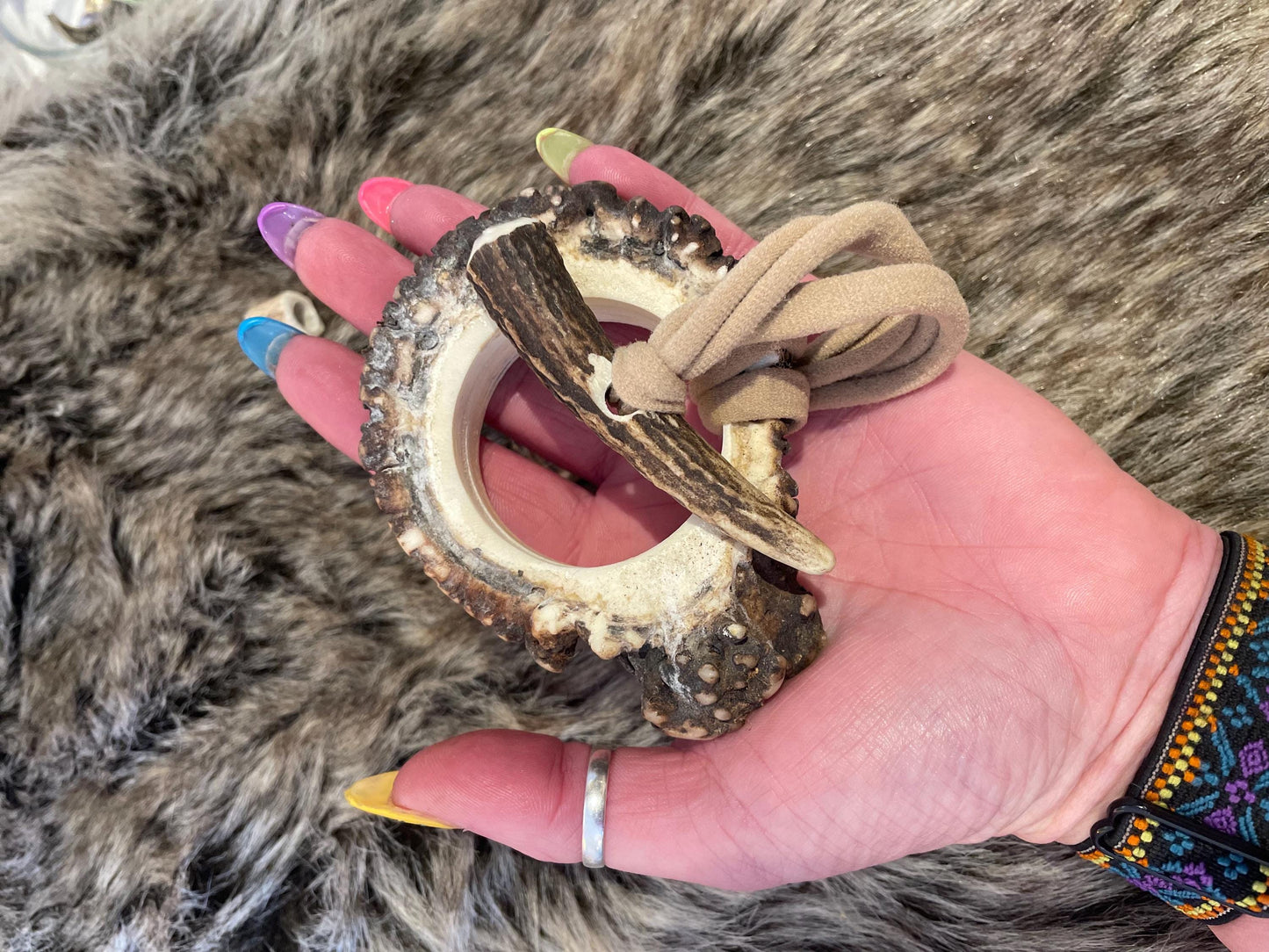 Antler Tip & Burr Toggle Tie Hair Elastic