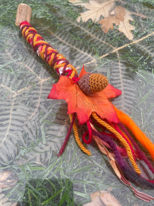 Cosy Leaf Acorn Bead