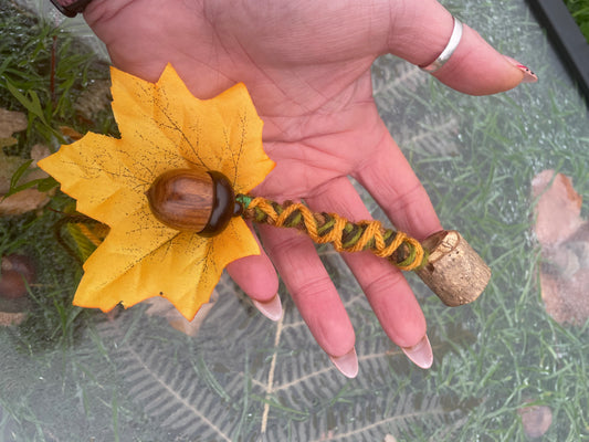 Ochre Leaf Stash Acorn Bead